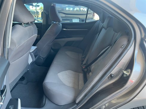 Used 2020 Toyota Camry LE image 17