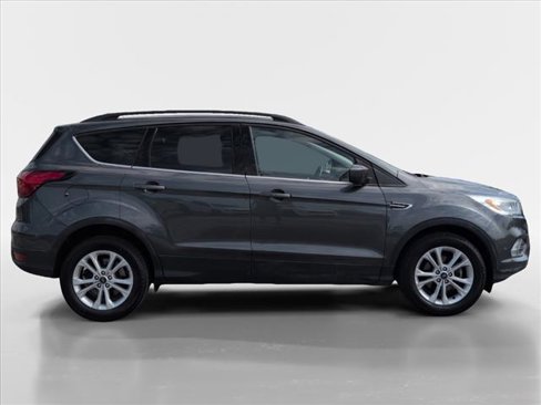 Used 2019 Ford Escape SEL image 3