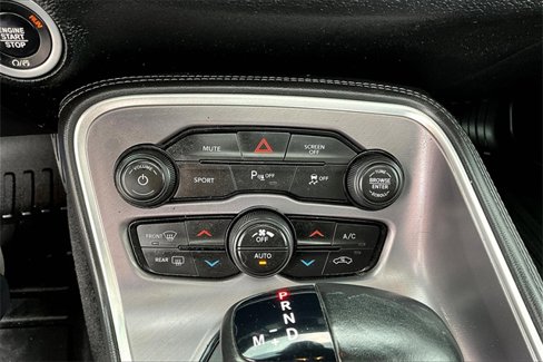 Used 2019 Dodge Challenger SXT w/ Driver Convenience Group image 15