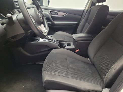 Used 2019 Nissan Rogue Sport S image 17