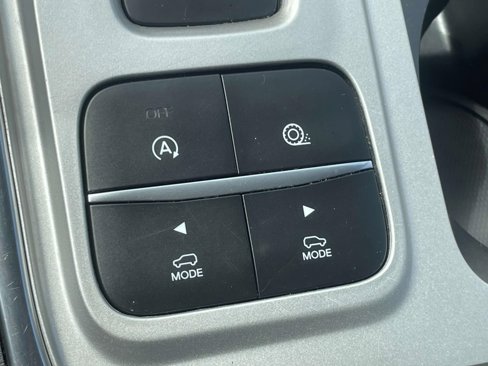 Used 2024 Ford Explorer XLT w/ Equipment Group 202A image 20