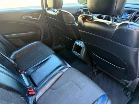 Used 2015 Chrysler 200 S image 15