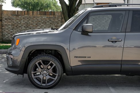 Used 2021 Jeep Renegade Latitude w/ Sun & Sound Group image 22