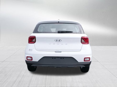 New 2025 Hyundai Venue SE image 4