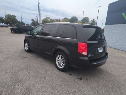 Used 2020 Dodge Grand Caravan SXT image 3