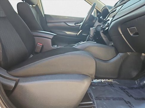 Used 2020 Nissan Rogue SV image 20