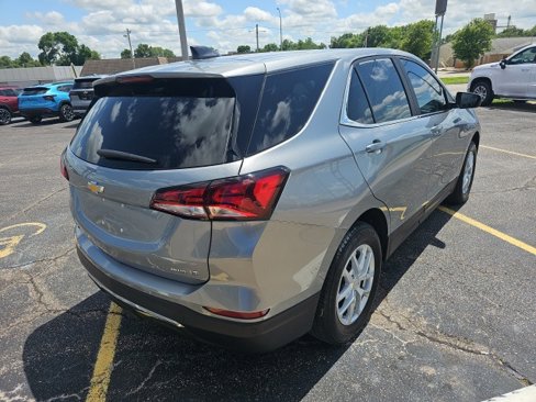 Used 2023 Chevrolet Equinox LT w/ Driver Convenience Package image 7