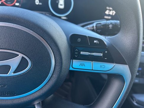 Used 2024 Hyundai Elantra SEL image 18