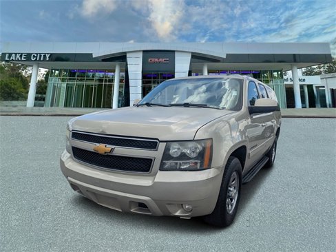 Used 2014 Chevrolet Suburban LT image 7