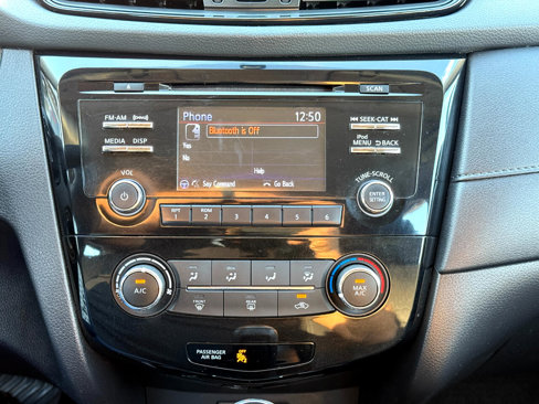 Used 2017 Nissan Rogue S image 54