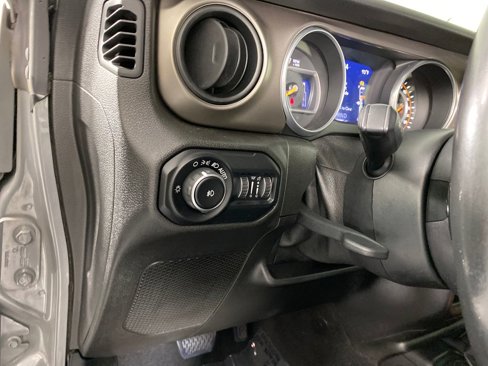 Used 2018 Jeep Wrangler Unlimited Sport S image 11