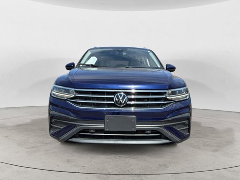 Used 2023 Volkswagen Tiguan SE image 3