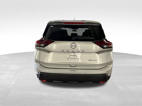 Used 2024 Nissan Rogue SV image 5