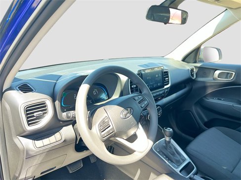 New 2025 Hyundai Venue SE image 9