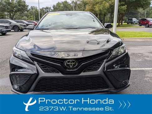 Used 2023 Toyota Camry SE image 3