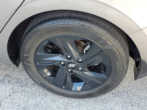Certified 2023 Hyundai Elantra SEL image 5