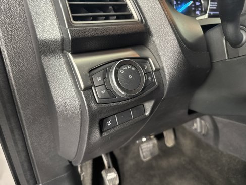 Used 2018 Ford Explorer XLT w/ Equipment Group 202A image 26