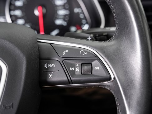 Used 2017 Audi Q7 3.0T Premium image 13