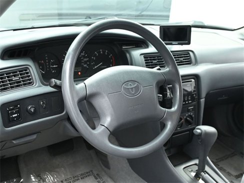 Used 2000 Toyota Camry LE image 22