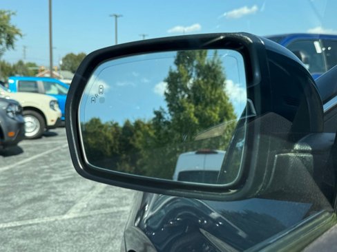 Used 2019 Ford Edge Titanium w/ Equipment Group 301A image 5