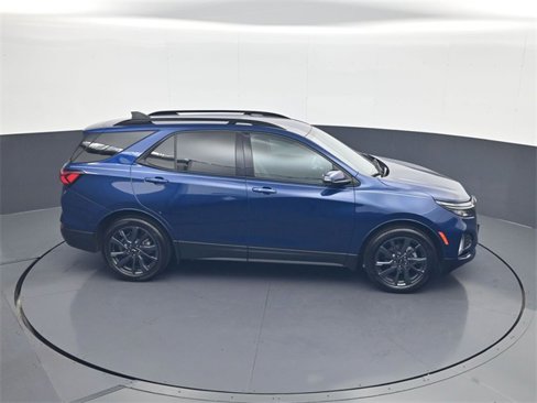 Used 2022 Chevrolet Equinox RS w/ Infotainment Package image 16