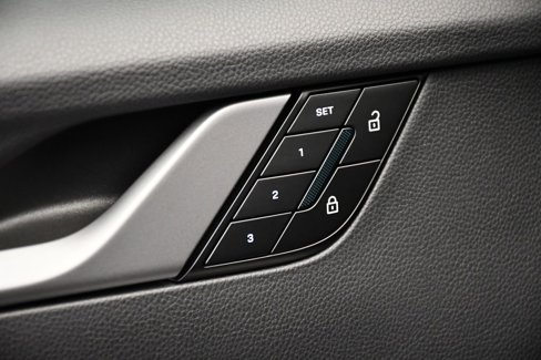 Used 2025 Porsche 911 Carrera image 39