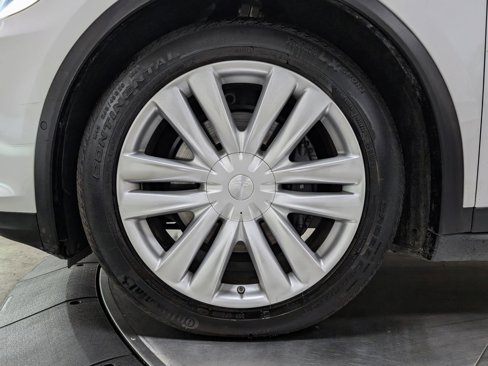 Used 2016 Tesla Model X 75D image 10