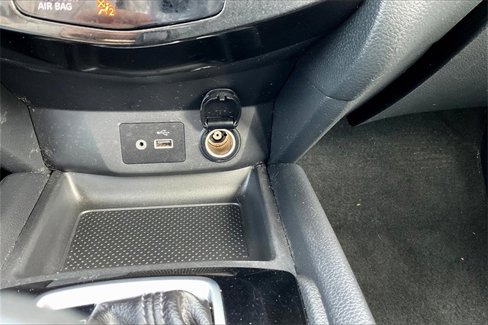 Used 2018 Nissan Rogue S image 34