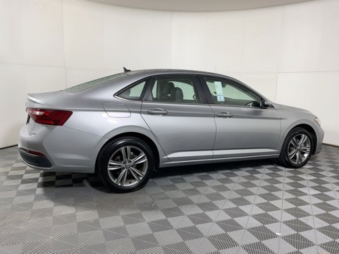 Used 2024 Volkswagen Jetta SE image 19