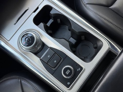 Used 2022 Ford Explorer XLT w/ Equipment Group 202A image 25