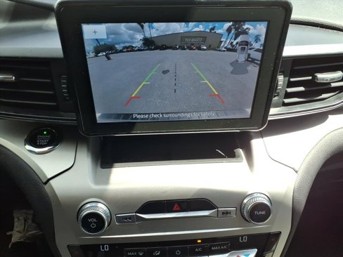 Used 2021 Ford Explorer XLT image 12