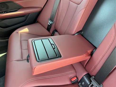 Used 2022 BMW i4 eDrive40 image 31