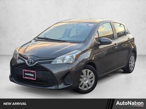 Used 2015 Toyota Yaris L image 1