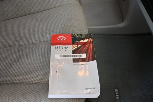 Used 2013 Toyota Sienna L image 13