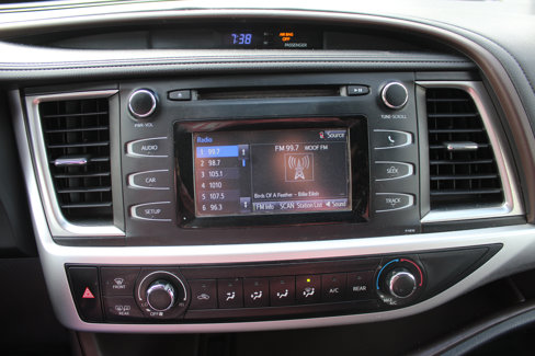 Used 2019 Toyota Highlander LE image 26