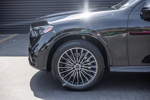 Used 2024 Mercedes-Benz GLC 300 4MATIC image 11