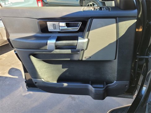 Used 2016 Land Rover LR4 HSE image 28
