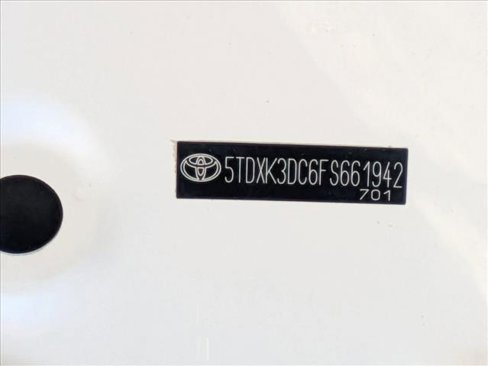 Used 2015 Toyota Sienna SE Premium image 23