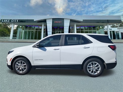 Used 2022 Chevrolet Equinox LS w/ Driver Confidence II Package image 6