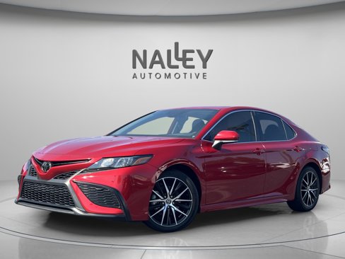 Used 2023 Toyota Camry SE image 1