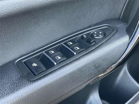 Used 2020 BMW 230i xDrive Convertible image 16
