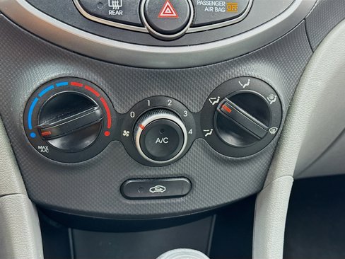 Used 2016 Hyundai Accent SE image 10