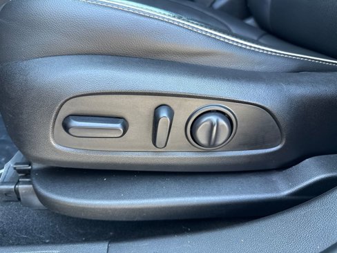 Used 2019 GMC Acadia Denali image 12
