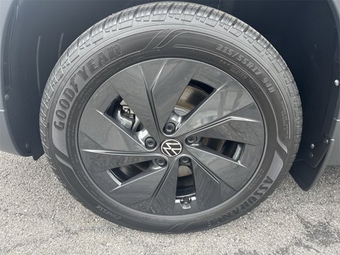 New 2025 Volkswagen Taos S image 8