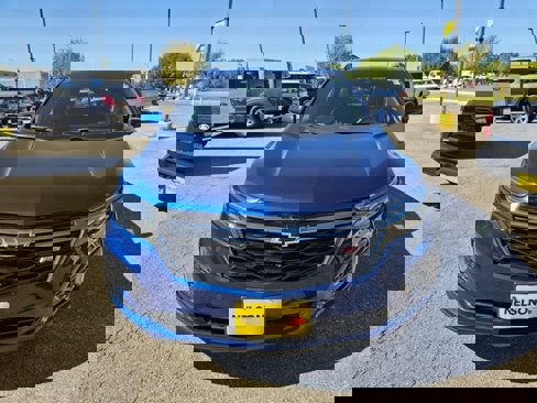 Used 2023 Chevrolet Equinox RS image 3