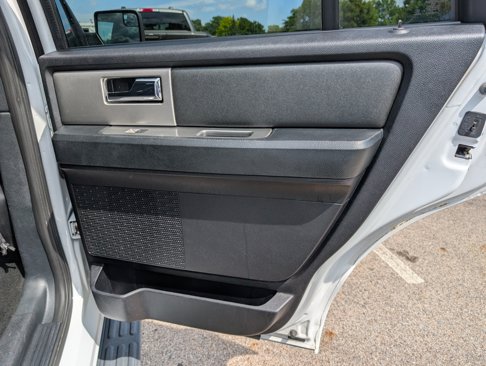 Used 2017 Ford Expedition XLT image 27