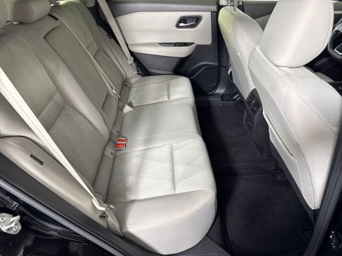 Used 2024 Nissan Rogue SV image 13