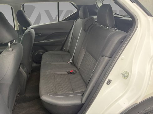 Used 2021 Nissan Kicks SV image 5