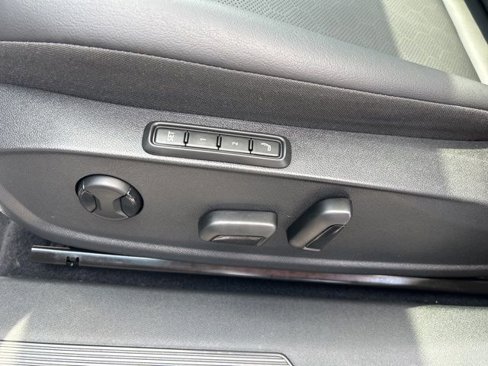 Certified 2021 Volkswagen ID.4 Pro S w/ Gradient Package image 8