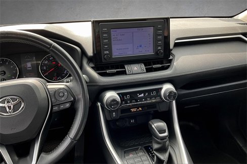 Used 2019 Toyota RAV4 XLE Premium image 6